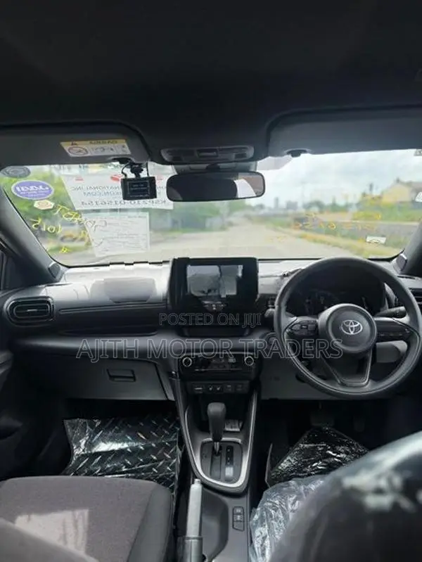 Toyota Yaris G Headrest 4way BSM 2026