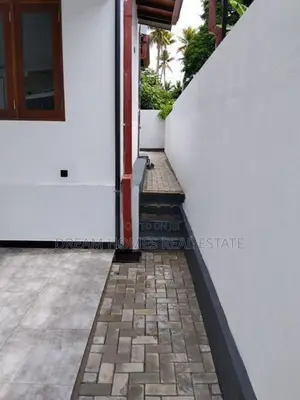 Brand New Luxury Single Storey House for Sale – Near Athurugiriya