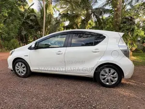 Toyota Aqua 2013