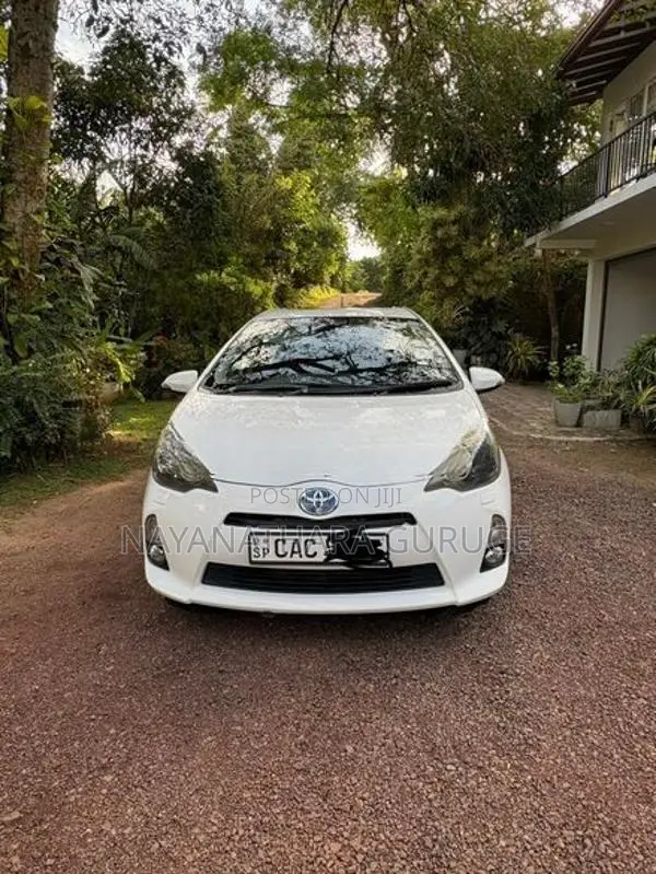 Toyota Aqua 2013
