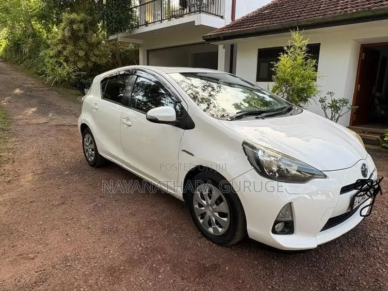 Toyota Aqua 2013