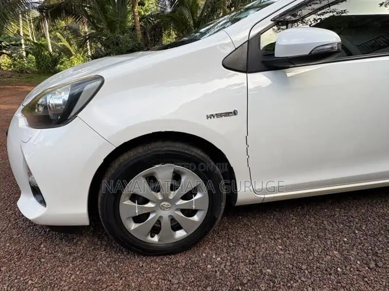 Toyota Aqua 2013