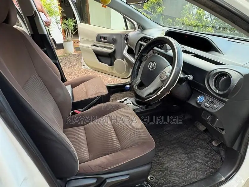 Toyota Aqua 2013