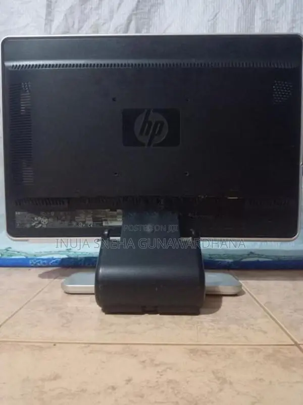 HP w1907 19" Monitor (For Parts or Repair)