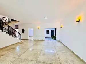 17 Perch Spacious Family House in Nugegoda