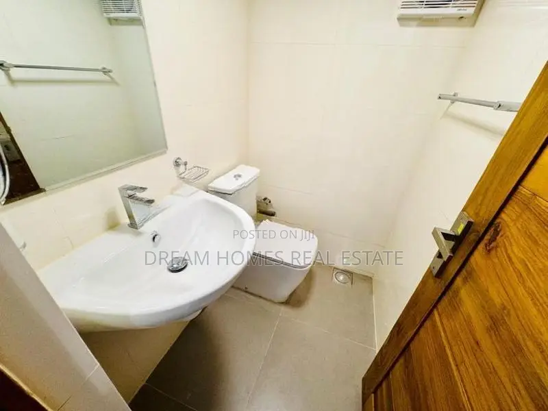 3-Story House for Sale in Nugegoda, Delkada
