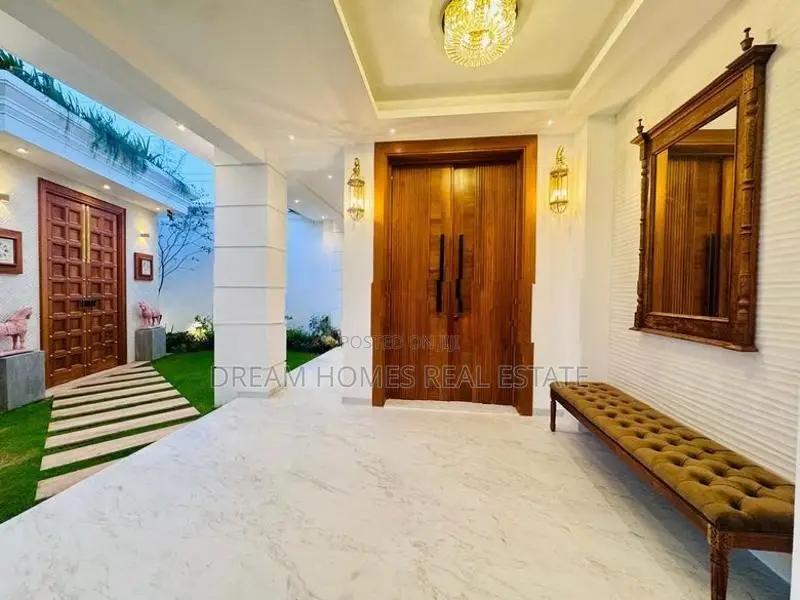 Mansion for Sale in Jayanthipura, Battaramulla