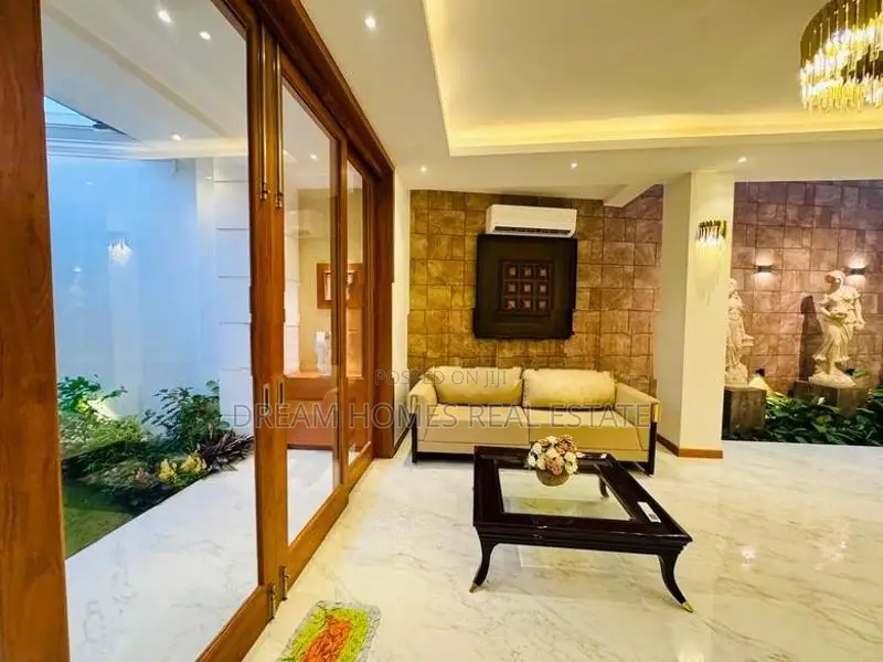 Mansion for Sale in Jayanthipura, Battaramulla