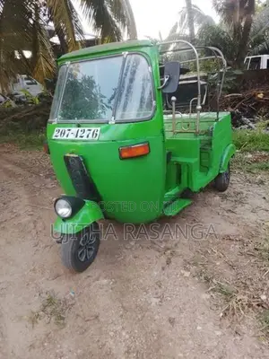 Bajaj RE 2000