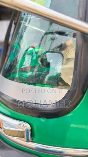 Bajaj RE 2016