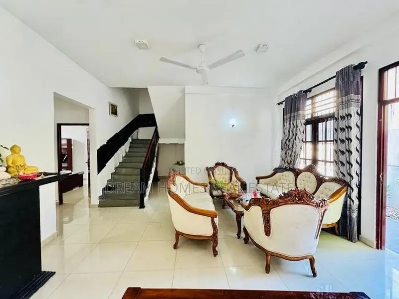 Spacious 4-Bedroom Home with Rooftop in Prime Dehiwala