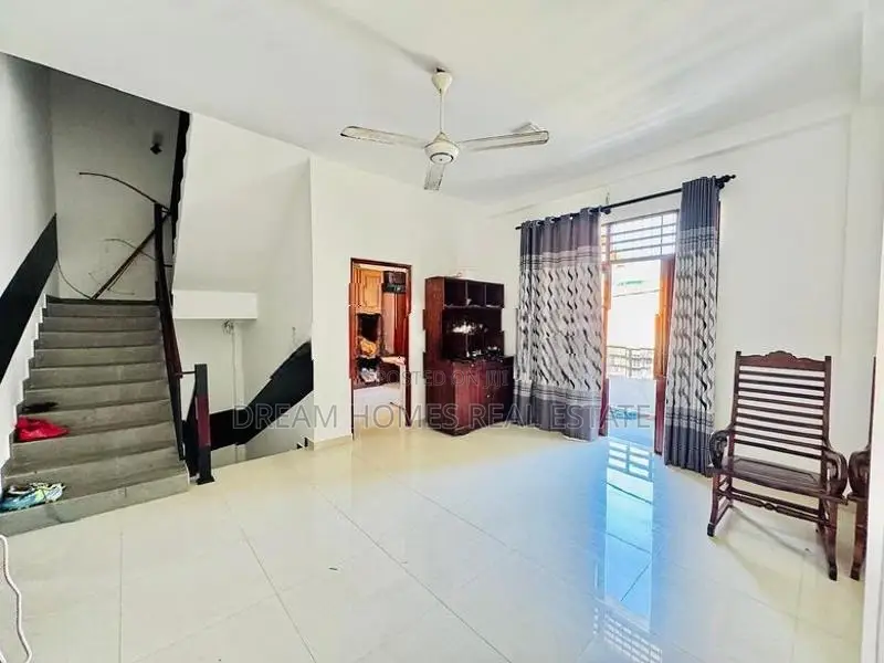 Spacious 4-Bedroom Home with Rooftop in Prime Dehiwala