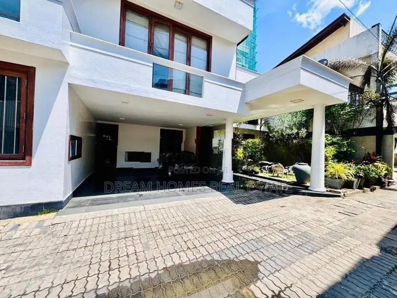 Luxury 5-Bedroom House with Rooftop Garden – Colombo 03