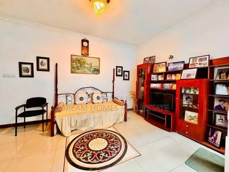 Ultra Luxury 5 Bedroom House for Sale in Colombo 07