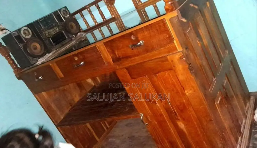 Cashier Table