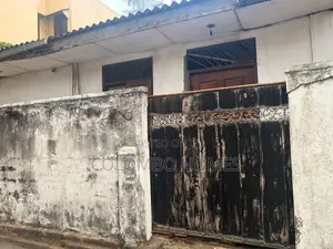 8 Perches Land with Old House for Sale - Colombo 06
