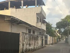 8 Perches Land with Old House for Sale - Colombo 06