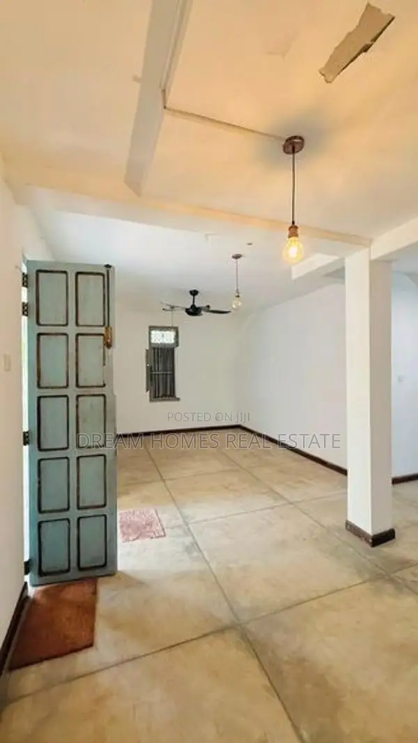 Luxury 5 Bedroom House for Rent in Millennium City, Athurugiriya