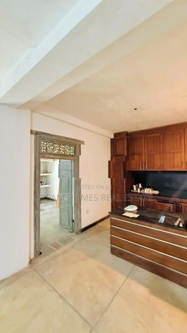 Luxury 5 Bedroom House for Rent in Millennium City, Athurugiriya