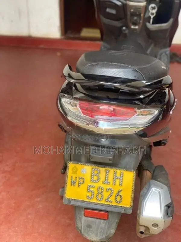 Suzuki Burgman 2020