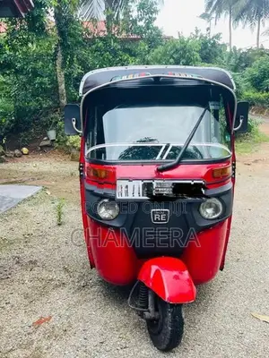 Bajaj RE 2015