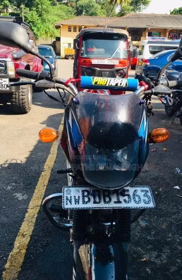 Bajaj CT100 2015