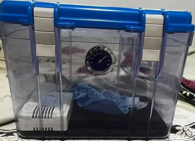 Small Clear Dry Box