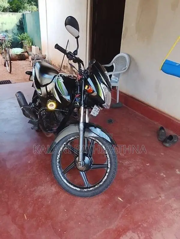 TVS Metro 2017