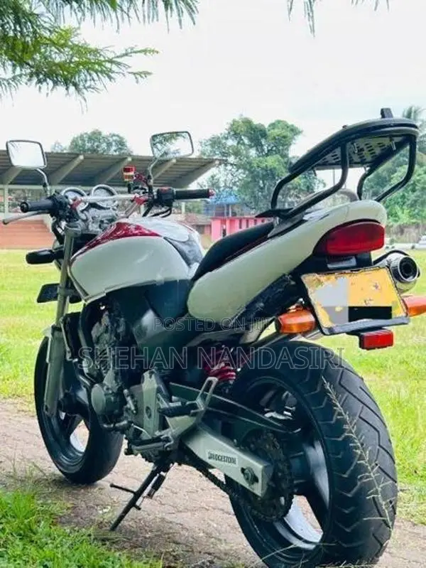 Honda CB Hornet 1998