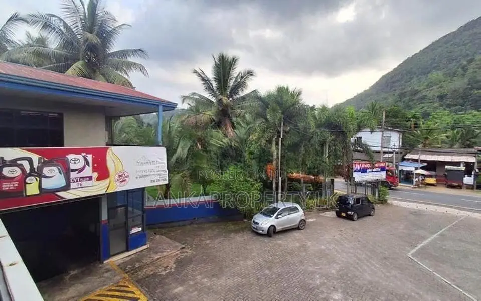 Running Atomobile Serice Center for Sale in Avissawella Road, Dehiovit