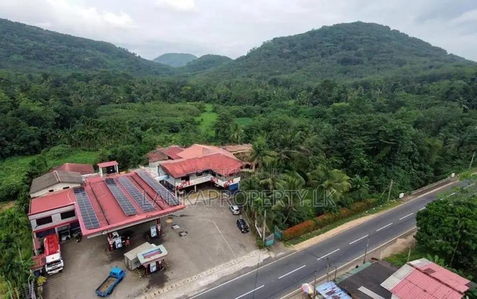 Running Atomobile Serice Center for Sale in Avissawella Road, Dehiovit