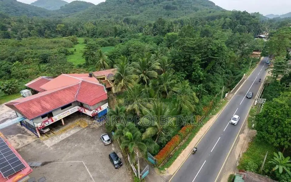 Running Atomobile Serice Center for Sale in Avissawella Road, Dehiovit