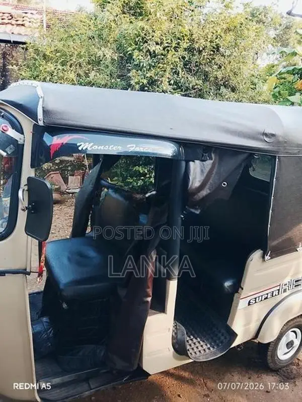 Bajaj RE 1994