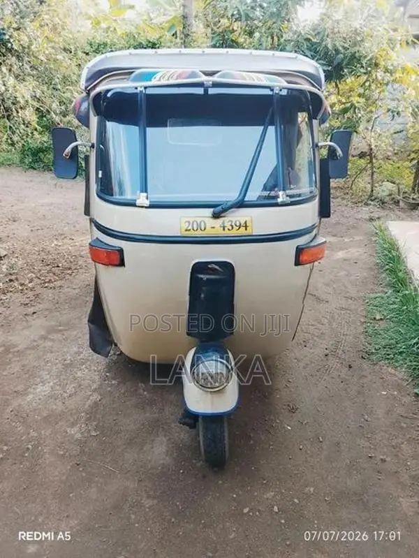 Bajaj RE 1994
