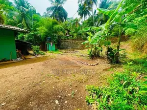 (YS-1009) Valuable Land With Single House Sale in Athurugiriya