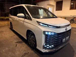 Toyota Voxy SZ 2025