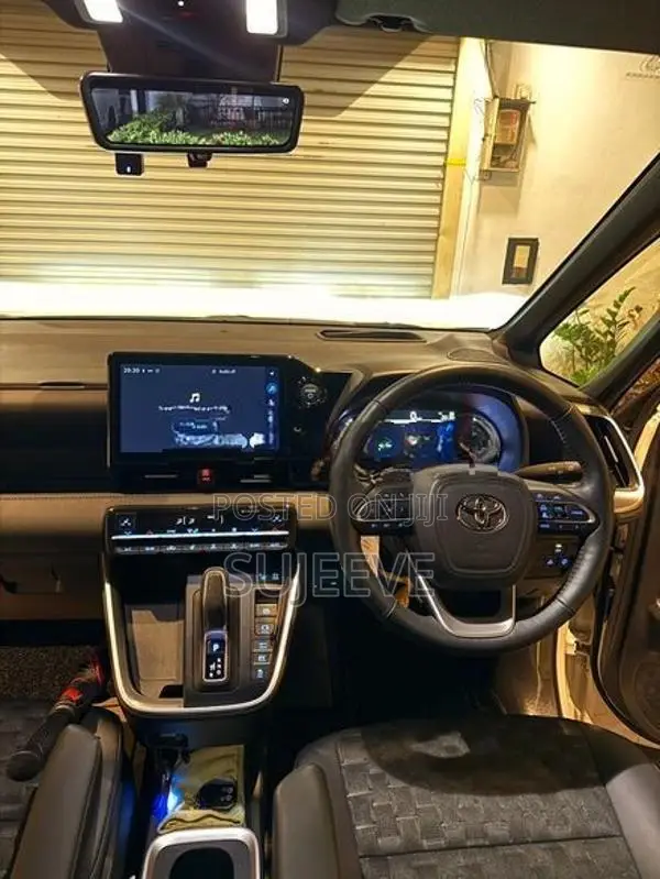 Toyota Voxy SZ 2025