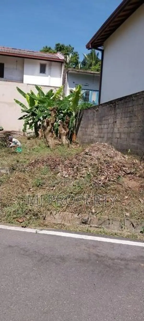 ( YS-1091 ) Valuable Residential Bare Land Sale in Malabe