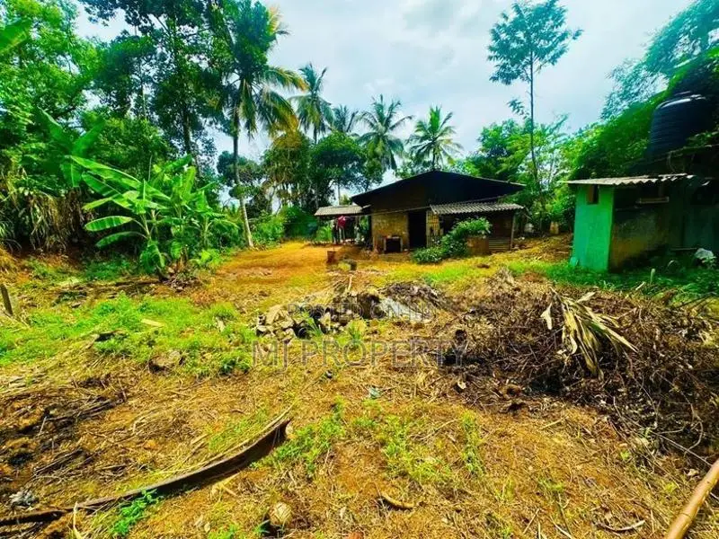 (YS-1009) Valuable Land With Single House Sale in Athurugiriya