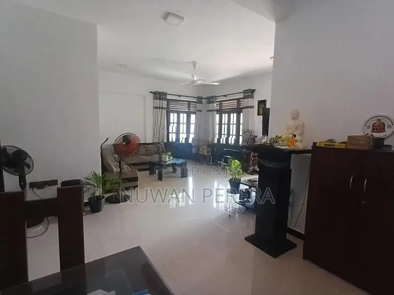 Rathmalana Erbert lane ground floor complete house for sale .