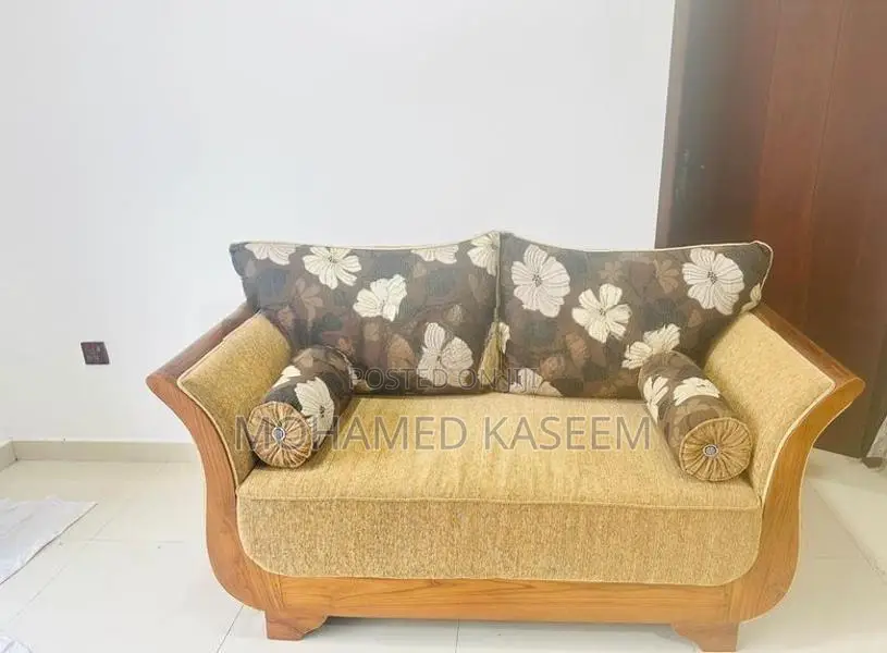 Premium Thekka Sofa Set