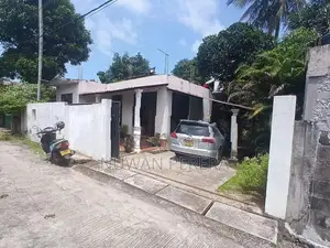 Rathmalana Erbert lane ground floor complete house for sale .