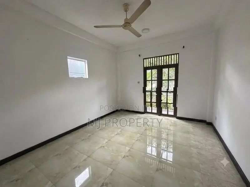 ( YR-1107) Valuable Upper Floor House Rent in Nugegoda Delkanda
