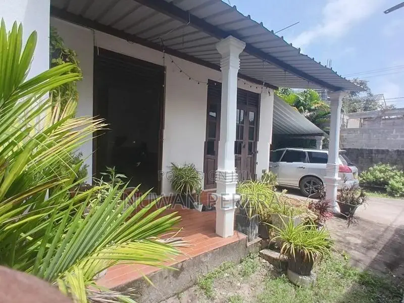 Rathmalana Erbert lane ground floor complete house for sale .