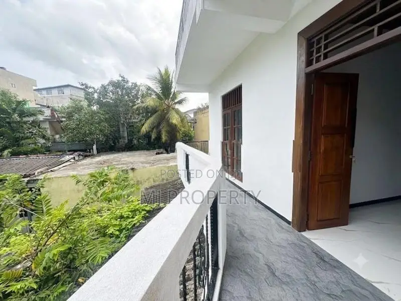 ( YR-1107) Valuable Upper Floor House Rent in Nugegoda Delkanda