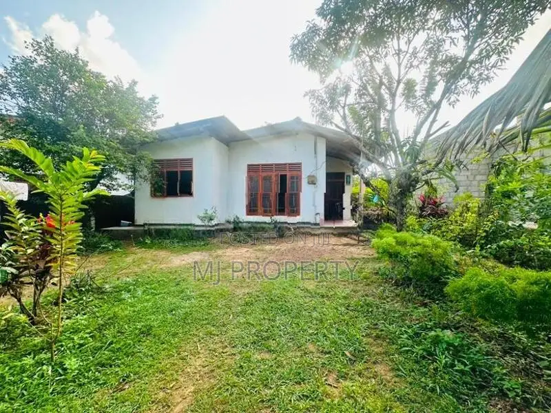 ( YC-1090) Valuable Single Storey House Sale in Meegoda Halbarawa