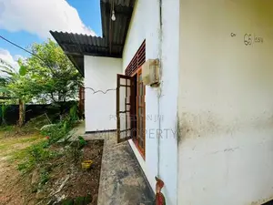 ( YC-1090) Valuable Single Storey House Sale in Meegoda Halbarawa