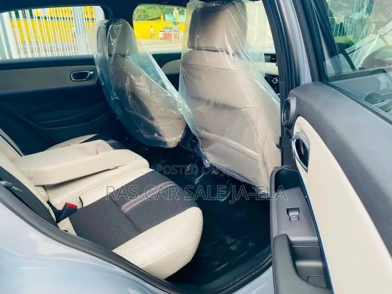 Honda Vezel Z Play (Moonroof) 2026