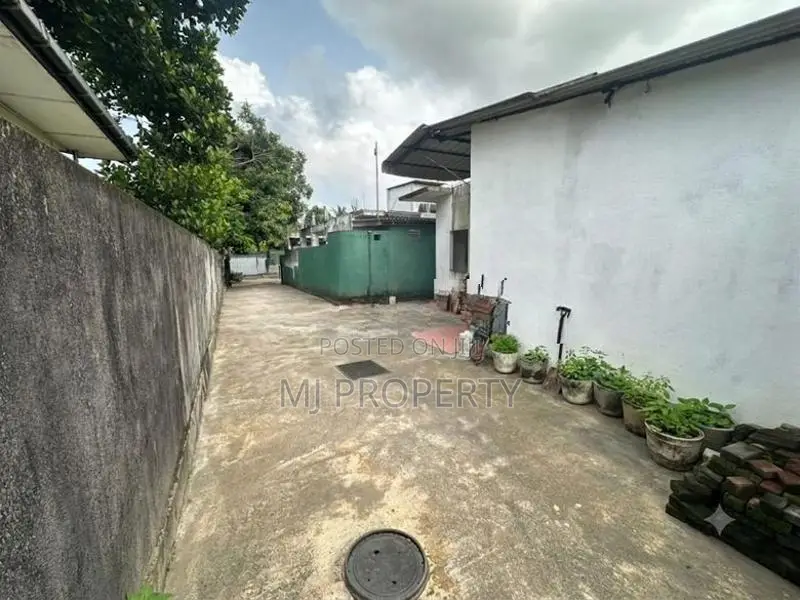 ( YC-1070 ) Valuable Commercial Warehouse Building Sale in Homagama