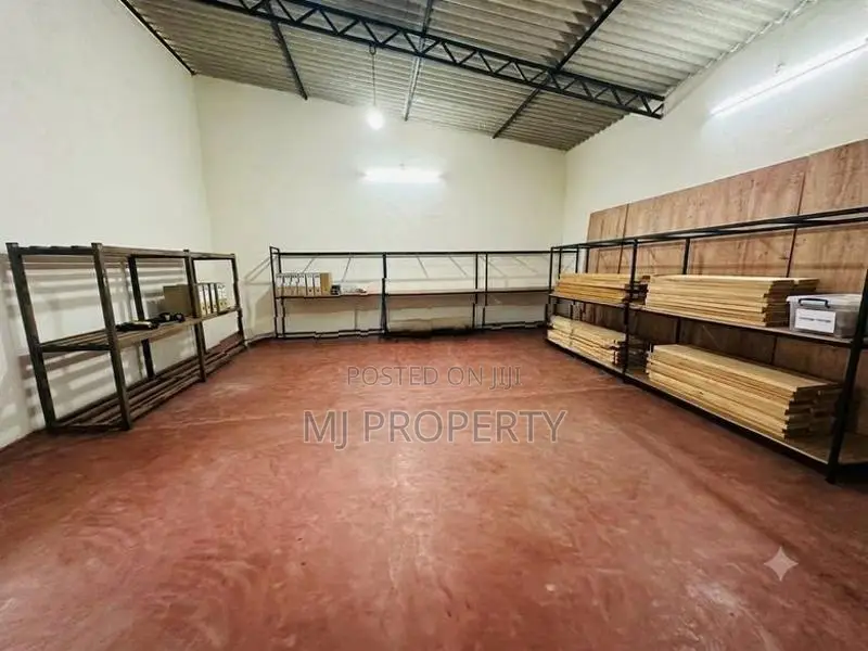 ( YC-1070 ) Valuable Commercial Warehouse Building Sale in Homagama